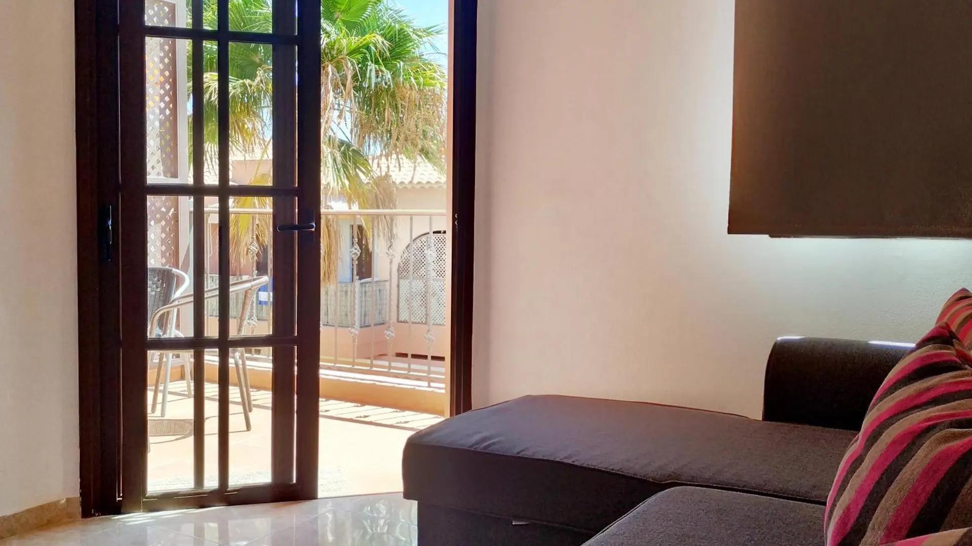 Yellow! Apartment Costa Del Silencio